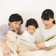 【保育士監修】乳幼児に読むならこの絵本！おすすめ3選＆読み聞かせのコツ