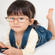 【看護師監修】子どもの視力低下や異常｜近視・遠視・乱視・弱視・斜視