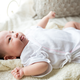 赤ちゃんの肌着の選び方は？種類、サイズ、素材、必要な枚数を解説！