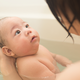 赤ちゃんとのお風呂に入浴剤は使ってもOK？選び方とおすすめ10選