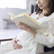 妊娠中に読んでおきたい！妊娠や出産にまつわるエッセイ＆小説9選