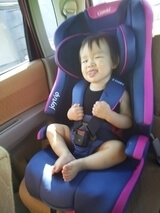 楽しそうに乗る子ども,コンビ,ジョイトリップGZ,