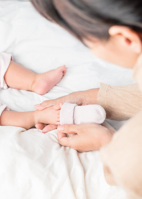 赤ちゃんに靴下を履かせる,出産祝い,靴下,
