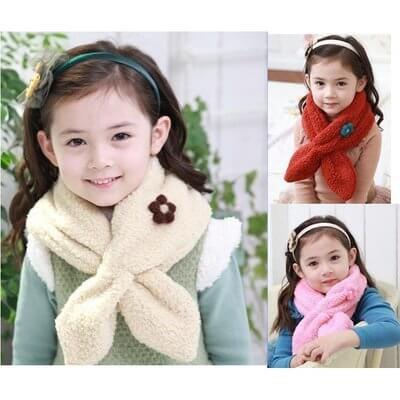 こども　キッズ　かわいいお花付きふわふわマフラー　ベージュ,子ども,マフラー,