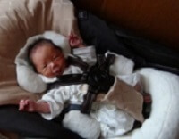 ダッコシートプラスで眠る赤ちゃん,コンビ,ネムリラ,