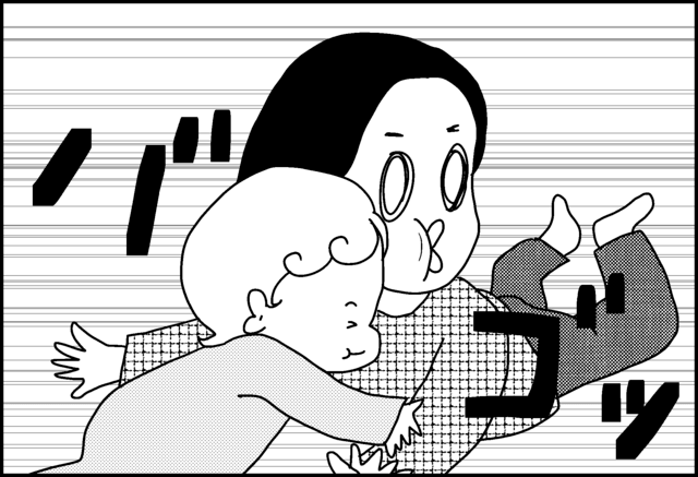 頭突きをする赤ちゃん,KISS,