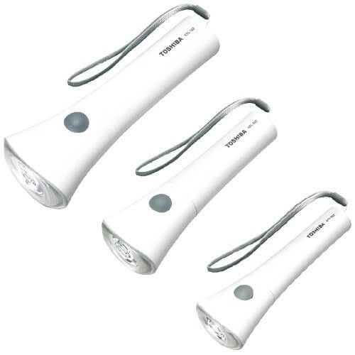 【長寿命のLED光源! 】TOSHIBA LED懐中電灯 高輝度白色LED 防滴構造 ハンドストラップ付き ころがりにくい楕円形ボディ ベルマーク付き 単3形×2本(別売) ホワイト KFL-302(W),台風,停電,備え