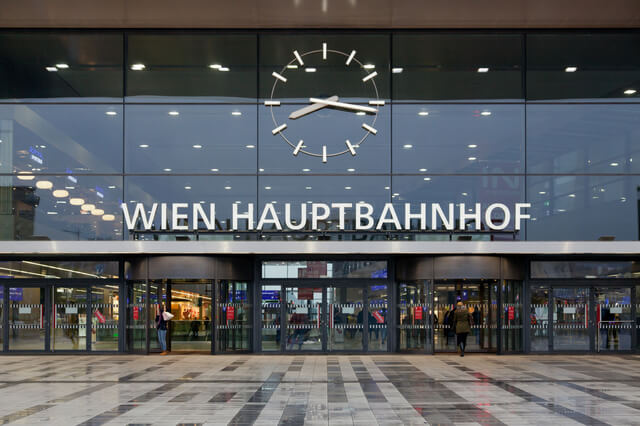 ウィーン中央駅,海外,子育て,生活