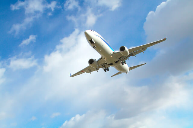 飛び立つ飛行機,子連れ,海外旅行,おすすめ