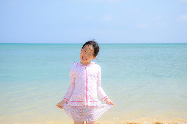 ジップアップのラッシュガード,子ども,紫外線対策,ラッシュガード