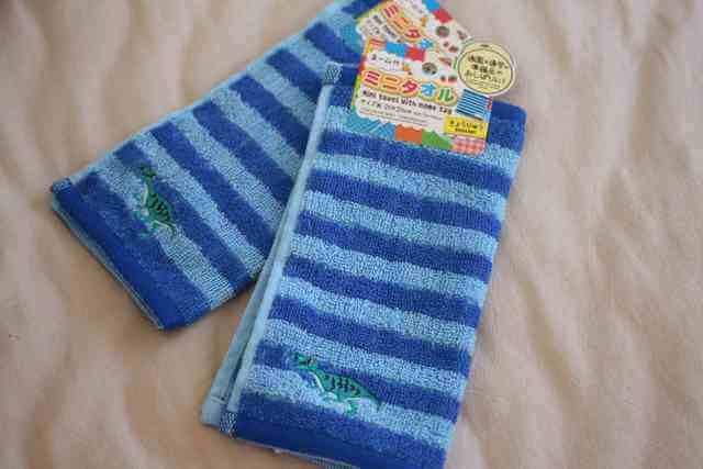 ダイソーの20×20センチ、ネーム付ミニタオル。ワンポイントの刺繍つき。,ダイソー,子供,