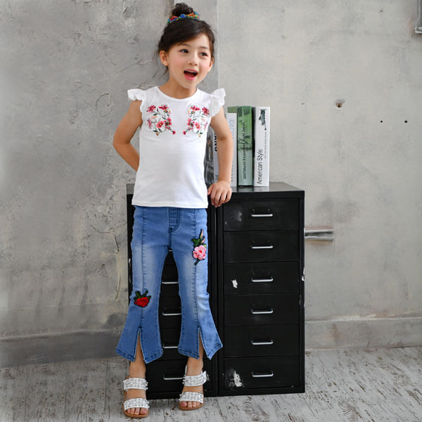 【●●メール便送料無料】 韓国子供服◇ノースリーブ◇Tシャツ フリル 刺繍 花柄 ホワイト ブラック 韓国 子ども服 Bee/春 夏/女の子 キッズ用/90cm/100cm/110cm/120cm/130cm/140cm,刺繍,トップス,