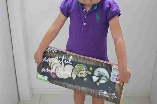 ニトリのスレートディッシュプレート、持った時の大きさ,スレートディッシュプレート,