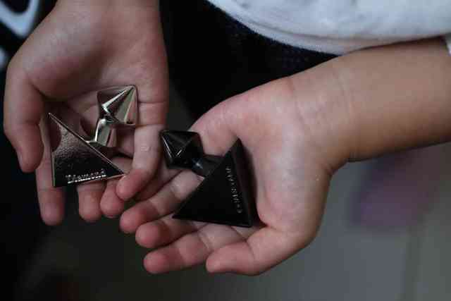 パズル「はずる」のキャストダイヤモンドを外したところ,はずる,