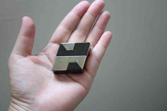 パズル「はずる」のキャストダイヤモンドがはまったところ,はずる,