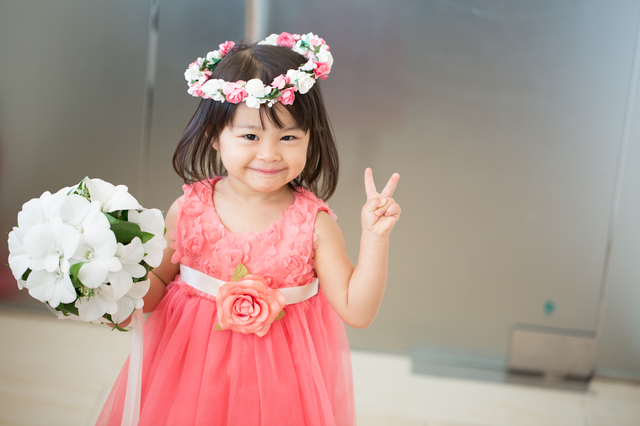 ピンクドレスを着た女の子,子ども,フォーマル,