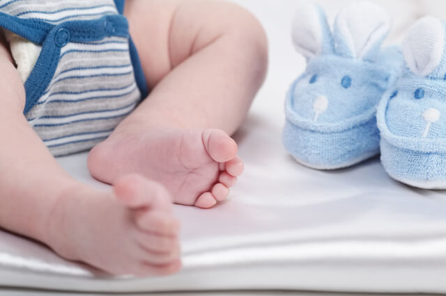 あかちゃんの足,歩行器,子ども,