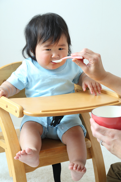 離乳食を食べる赤ちゃん,7倍粥,