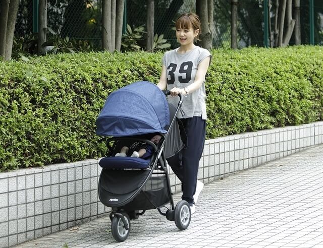 下り坂,ベビーカー,アップリカ,ズムーヴ