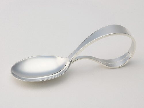 ベビースプーン【皇室御用達：出産祝い　シルバースプーン】（名入れ彫刻込・イニシャル二文字）,銀のスプーン,出産祝い,ブランド