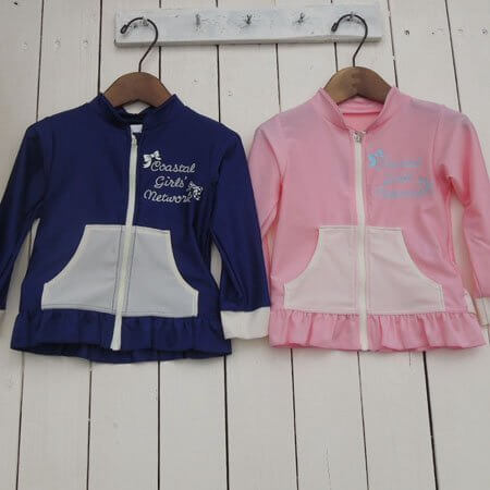 【SALE 30%OFF】ampersand（アンパサンド）Girl's フリルラッシュガード(90-140) プール 水着 110,NB ネイビー,ラッシュガード,キッズ,