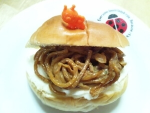 ロールパンで♪冷凍焼きそばと目玉焼きのサンド,お弁当,冷凍食品,