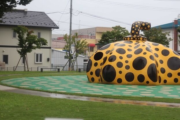 十和田市現代美術館のアート広場,十和田市現代美術館,青森県立美術館,見どころ