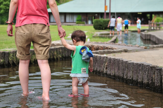 オムツをはいている赤ちゃん,海水浴,持ち物,