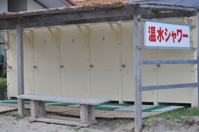 海の家のシャワー室,海水浴,持ち物,