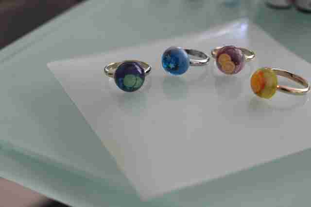 100均&パーツクラブのアイテムを使ったUVレジン指輪のできあがり!,パーツクラブ,指輪,100均