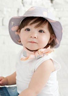 【Kan Sei＋】丸洗い 赤ちゃん用の帽子では珍しいつば付き！男の子 女の子 100％コットン　頭上だけでなく日差しの眩しさからも守ってくれる　紫外線　uvカット (パープル),赤ちゃんの帽子,