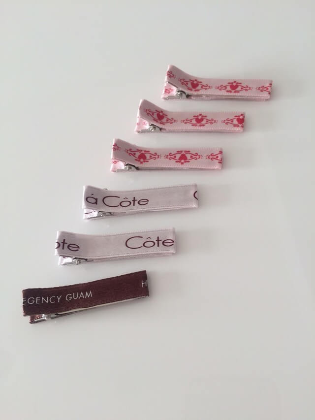 ヘアクリップにリボンを貼り付けた状態,ヘアクリップ,作り方,