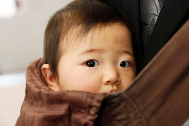 抱っこひもと赤ちゃん,抱っこ紐,雨,