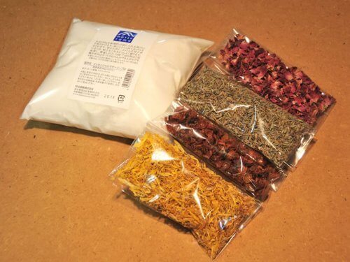 手作りせっけんキット　バラ、ラベンダー、ローズヒップス、マリーゴールド付き,手作り,石鹸,