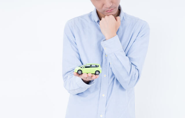 チャイルドシートに座る子ども,チャイルドシート,