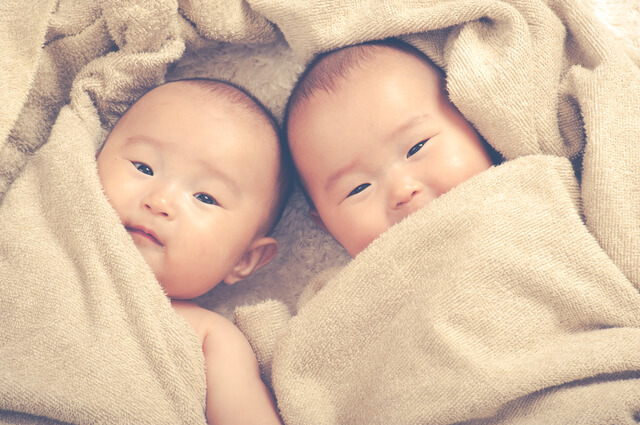 双子の赤ちゃん,赤ちゃん,防水シーツ,選び方