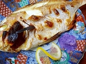 お祝いの一品♪　下拵えと焼き「鯛の塩焼」,お七夜,