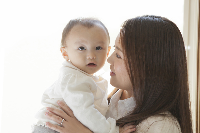 赤ちゃんを抱くママ,スケール,赤ちゃん,