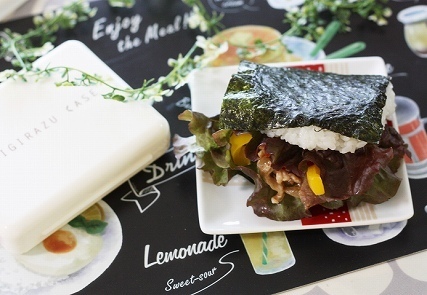 おにぎらずキット&ケースで簡単弁当,