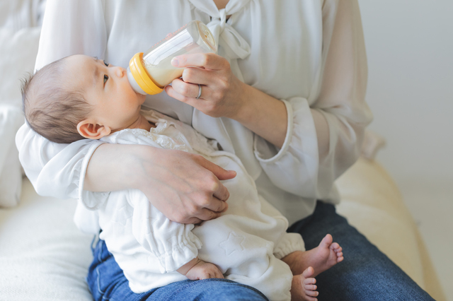 哺乳瓶と赤ちゃん,哺乳瓶,消毒,