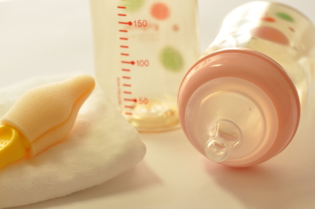 哺乳瓶と専用ブラシ,哺乳瓶,消毒,
