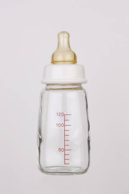 ガラス哺乳瓶 PIXTA,哺乳瓶,消毒,