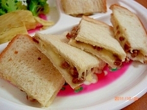 離乳食後期　手掴み食べしやすい　納豆チーズサンド,赤ちゃん,納豆,