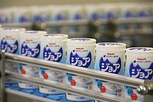 充填室のジョア,ヤクルト,工場見学,