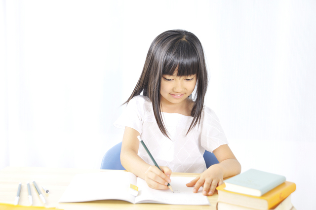 勉強する小学生,武蔵小杉,保育園,