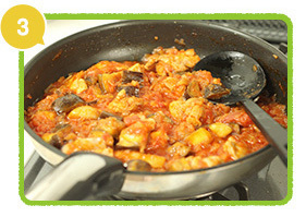 トマト水煮缶を加え煮込む,レシピ,サンドイッチ,行楽弁当