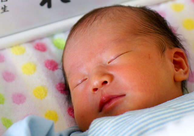 お昼寝をする赤ちゃん,ブラジル,子育て,奮闘記