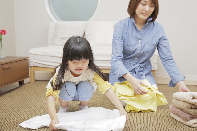おかたづけする子どもとママ,幼稚園,入園前,生活習慣