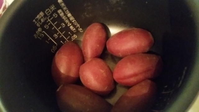 炊飯器にさつまいも,さつまいも,おやつ,簡単レシピ