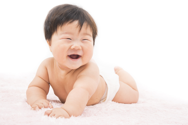 笑顔の赤ちゃん,出産祝い,銀のスプーン,プレゼント